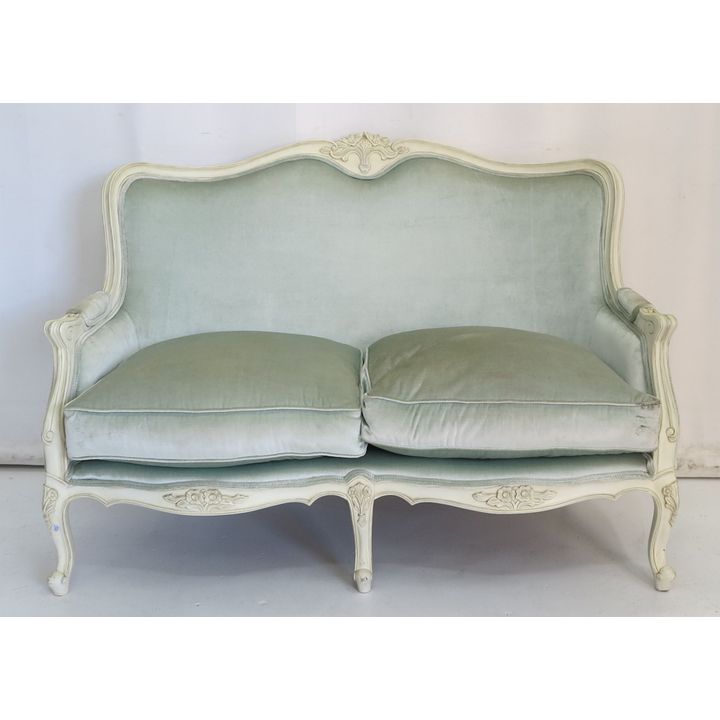 UPHOLSTERED SETTEE