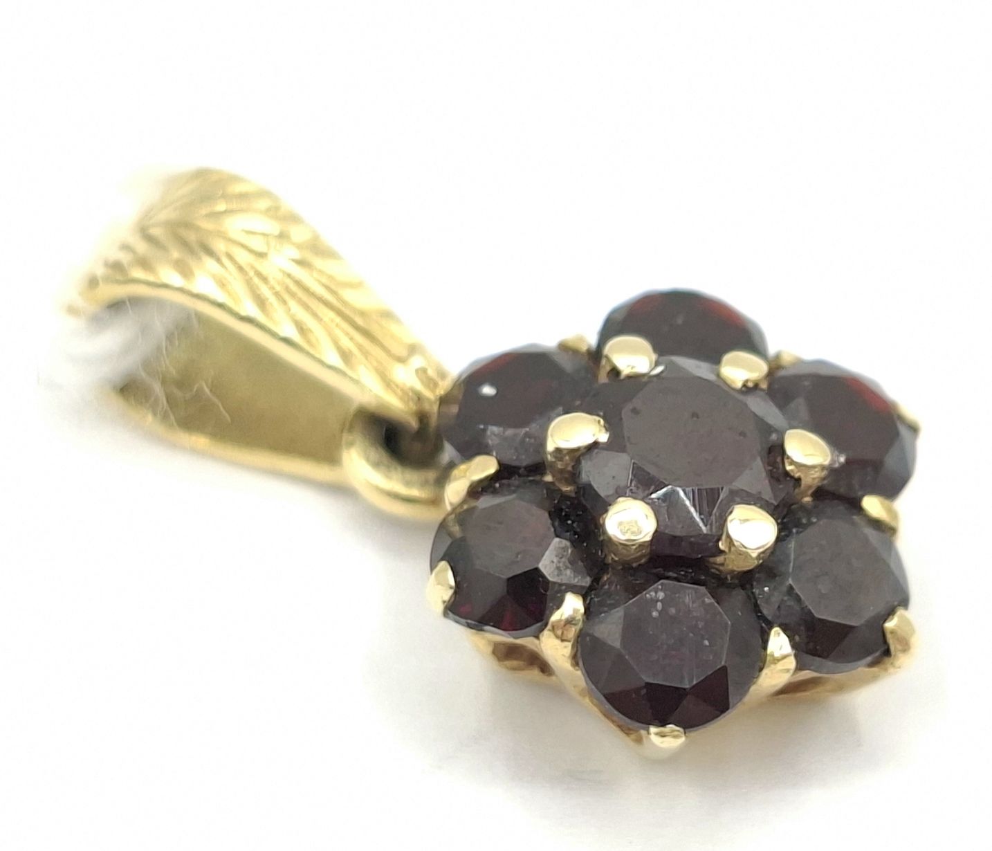 1041 · 14CT GOLD GARNET PENDANT