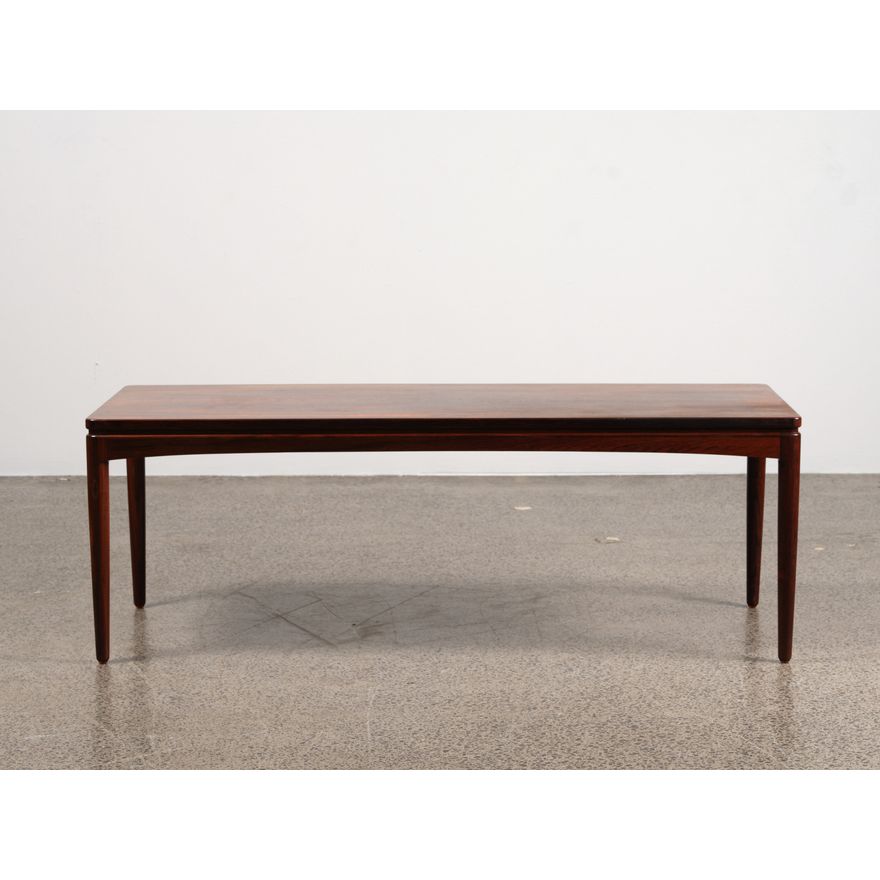 Attributed to Johannes Andersen - An elegant 1960s Danish rosewood coffee table