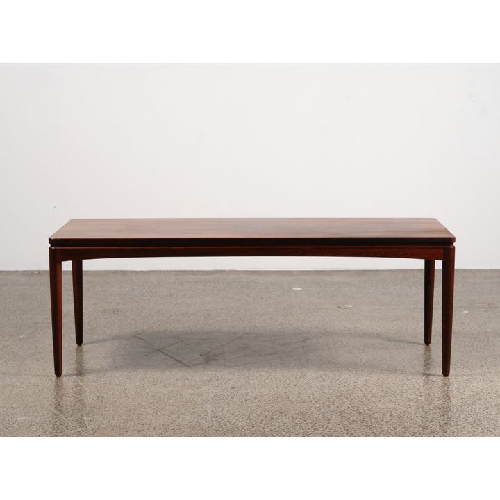 Attributed to Johannes Andersen - An elegant 1960s Danish rosewood coffee table