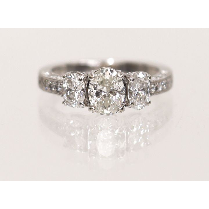 Ladies 2.2ctw Oval Brilliant Diamond Ring