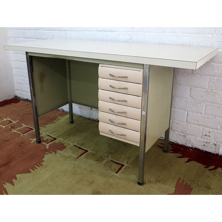 METAL DESK