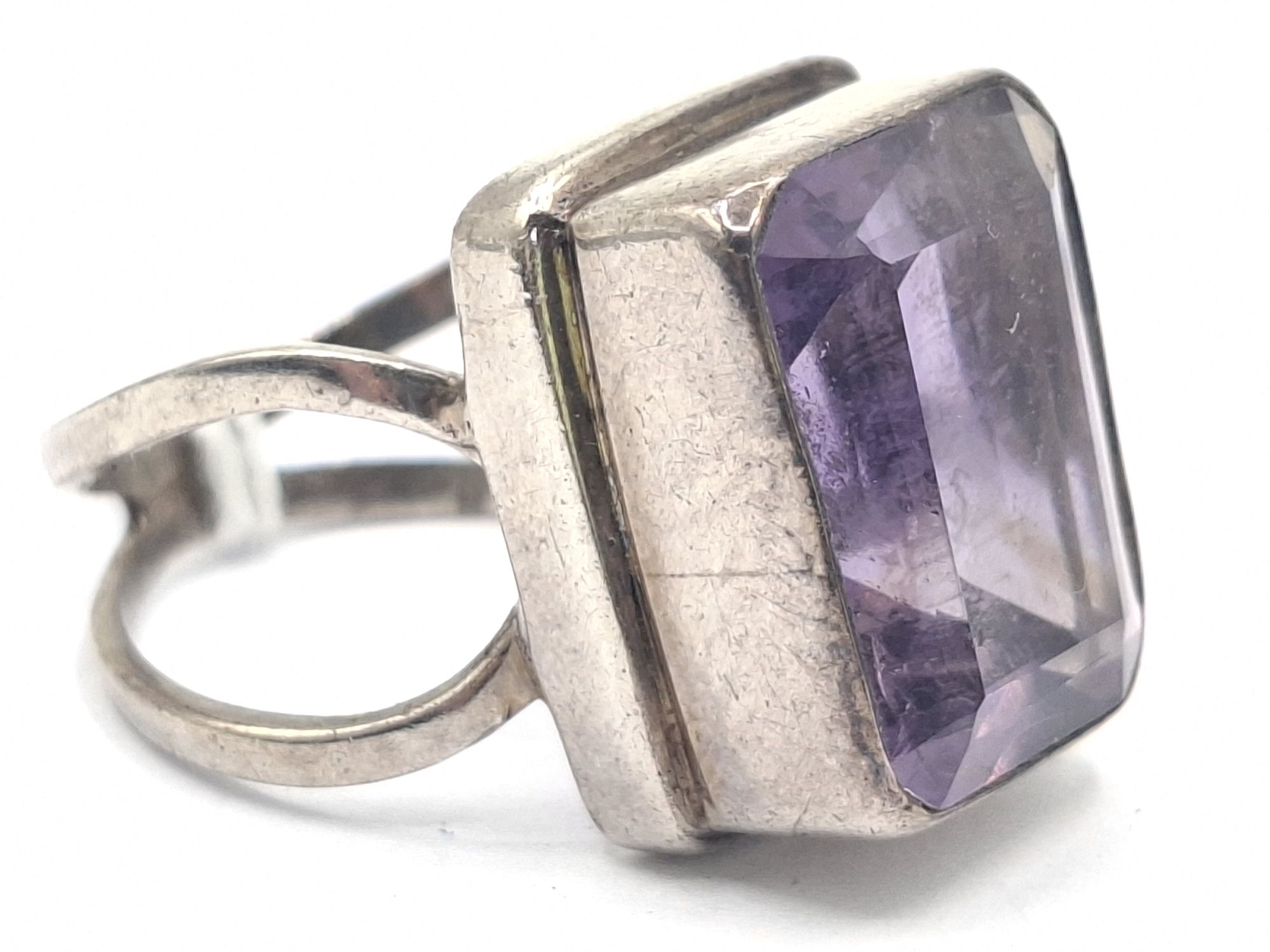 1109 · STERLING SILVER AMETHYST RING