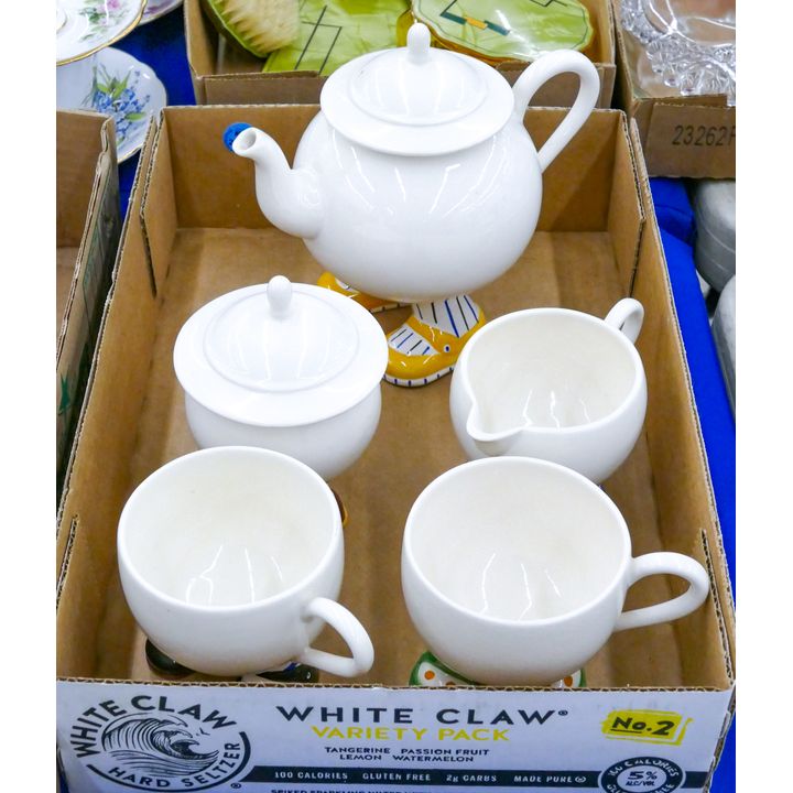 Box Carlton Walking Ware Ceramic Teaset