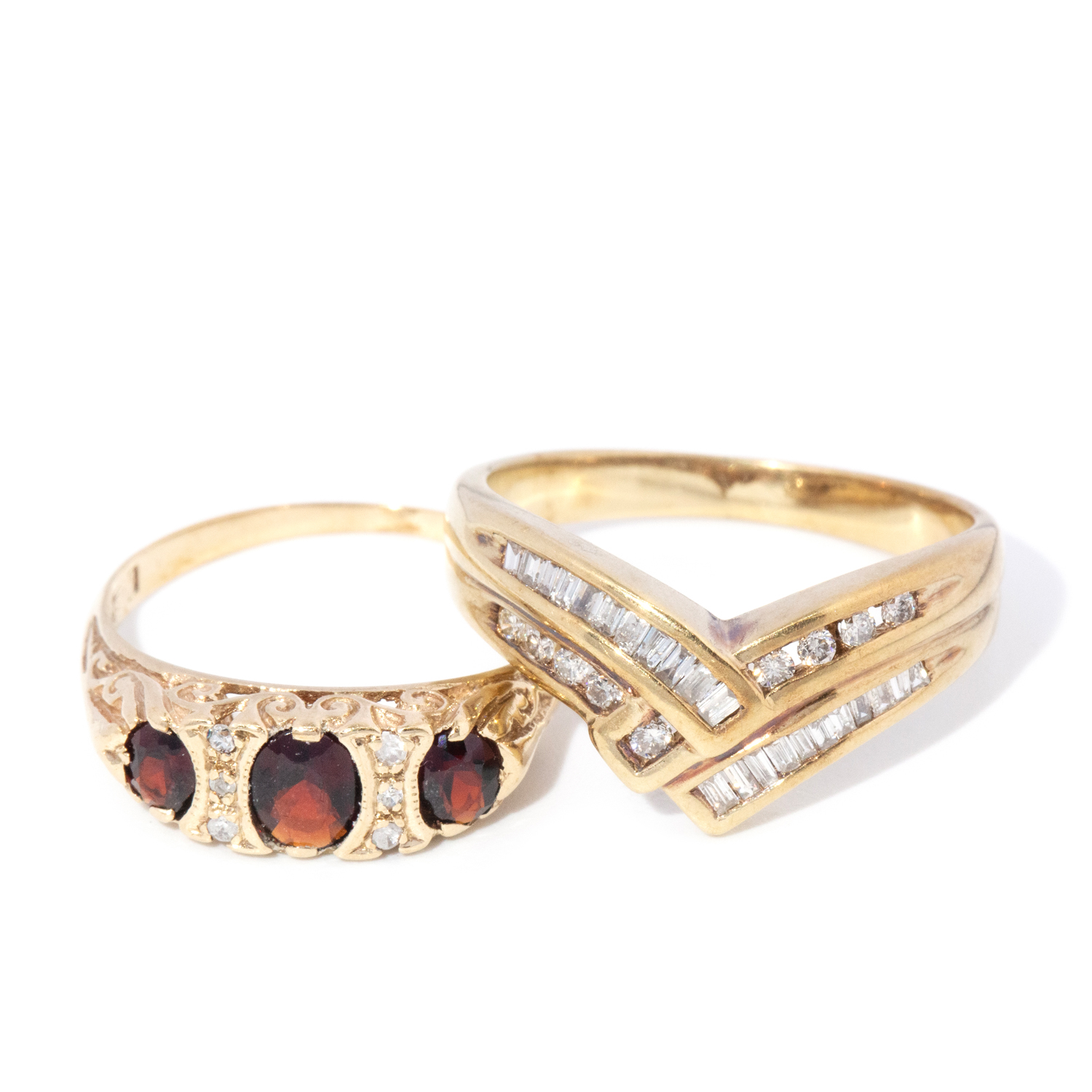 Two 9 carat gold rings