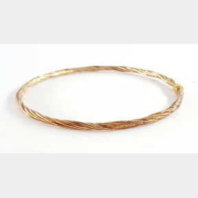 9CT GOLD PLATED STERLING SILVER TWIST BANGLE - 51929/12014