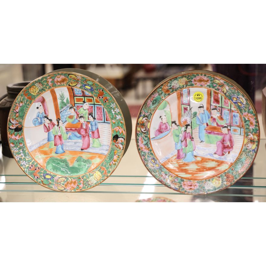 Pair Antique Chinese Canton Scenic Plates 9''