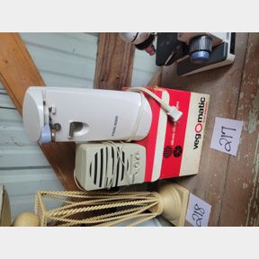 Electric can opener, veggie slicer and speaker