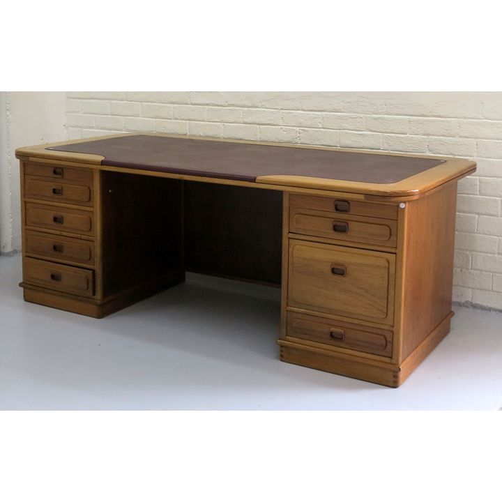 LARGE VINYL TOP DESK