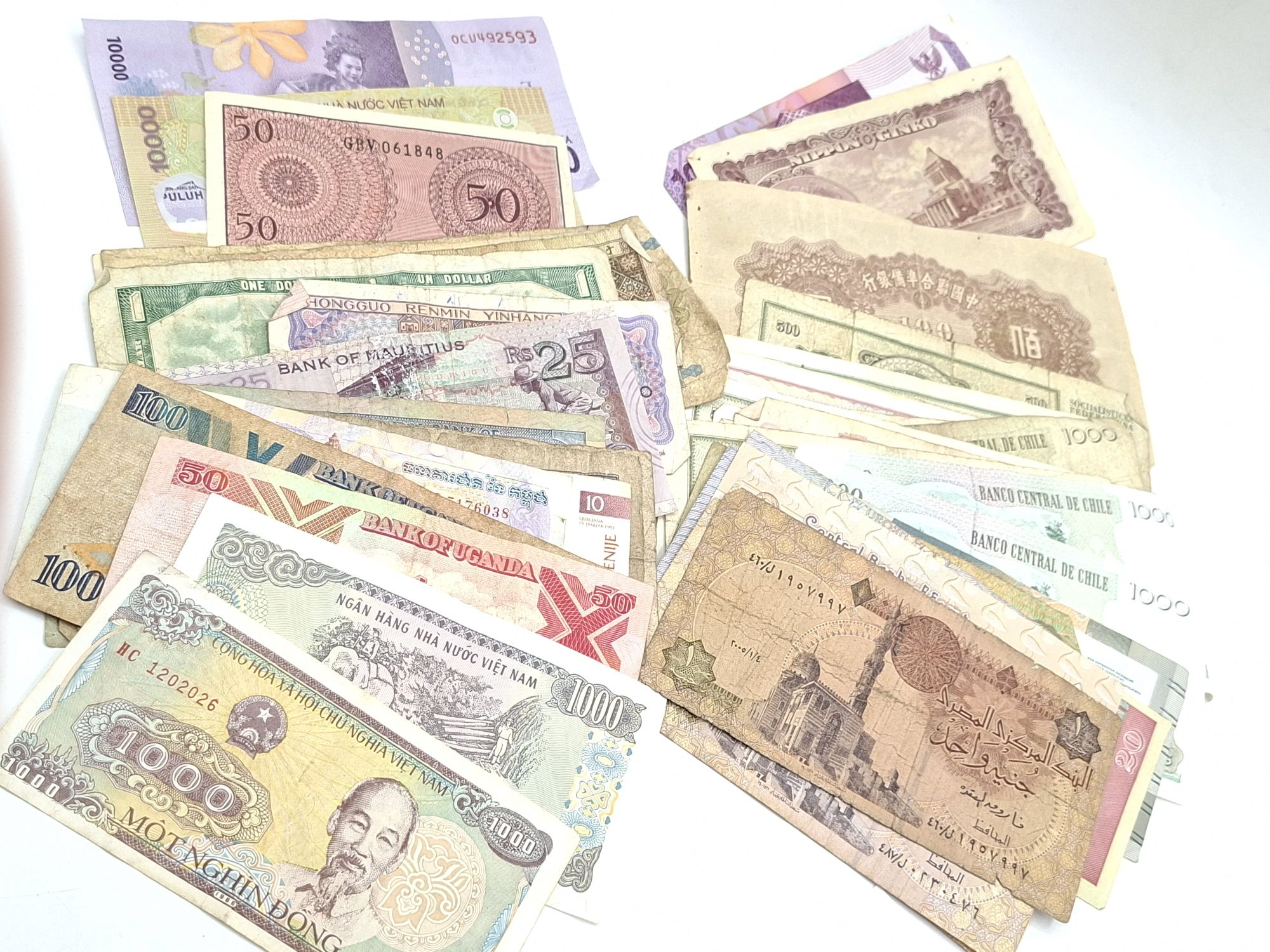 COLLECTION OF WORLD BANK NOTES