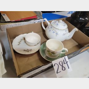 China and Tea Cups, Wedgewood, Dutchess glassware