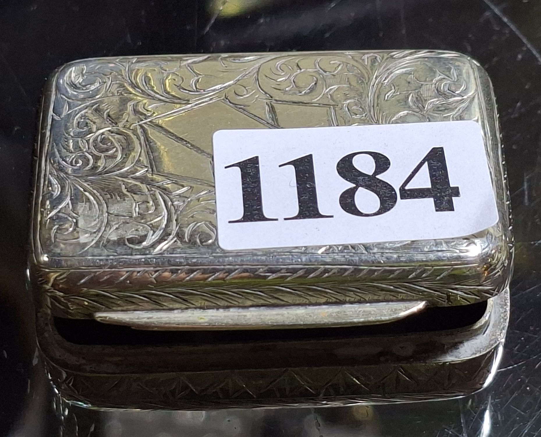 1184 · ANTIQUE ENGRAVED SNUFF BOX