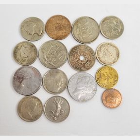 VINTAGE COINS INCLUDING SOUTHERN RHODESIA ONE PENNY 1940