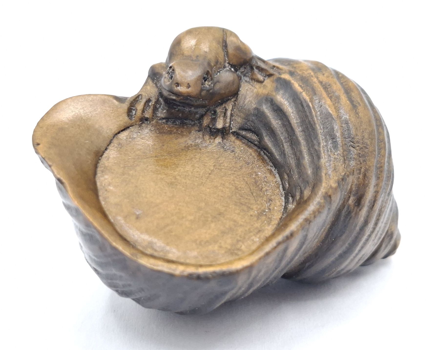 101 · JAPANESE CARVED BOXWOOD NETSUKE