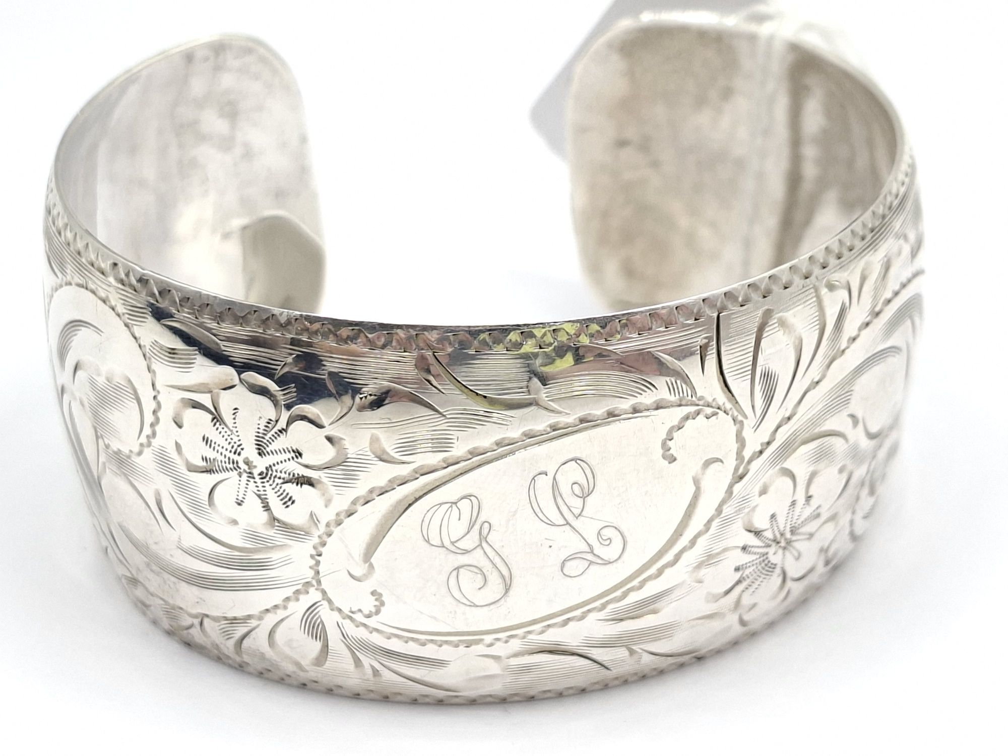 1075 · STERLING SILVER BANGLE