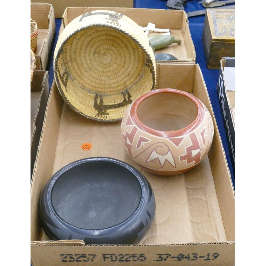 Box San Ildefonso Native Pottery etc.