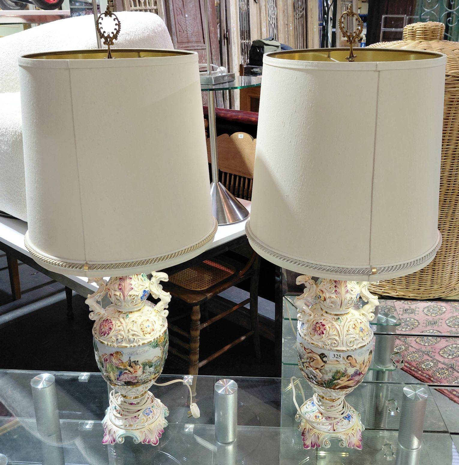 325 · CAPODIMONTE LAMPS