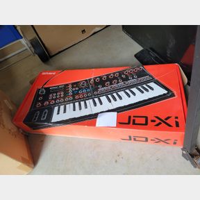 Roland JD-XI Digital keyboard with sound effects