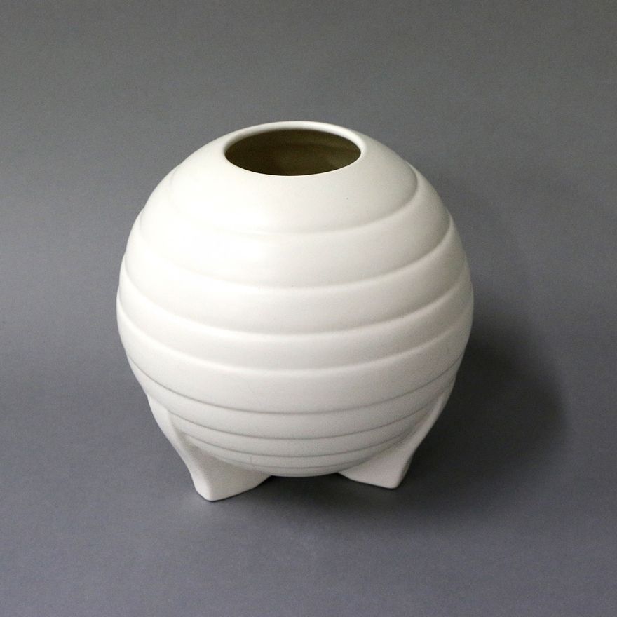 Crown Lynn Potteries - Ribbed vase