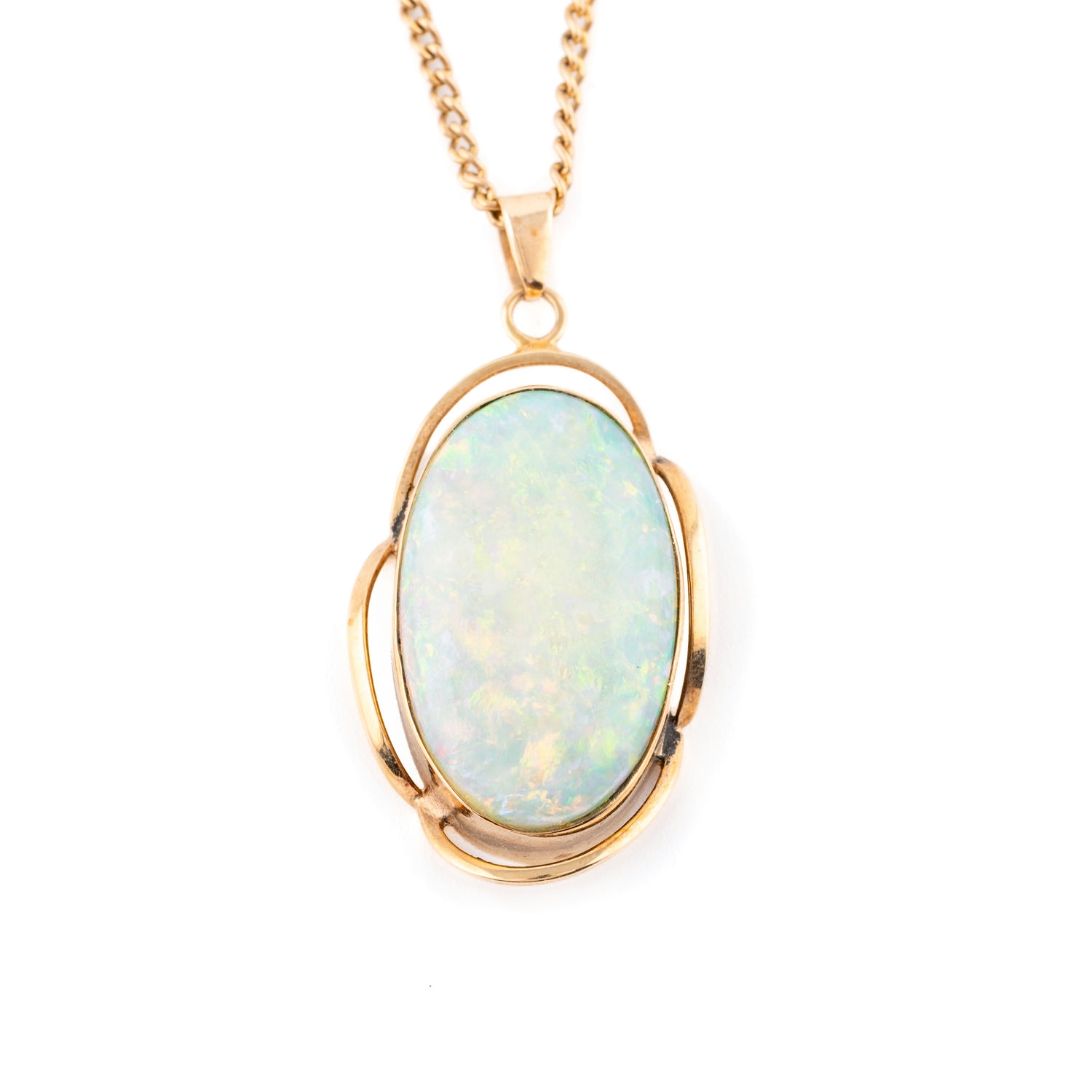 463 · Opal Pendant & Chain 9ct Gold