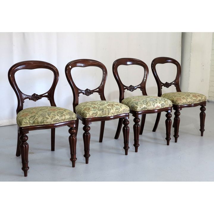 SET OF 4 VICTORIAN STYLE MAHOGANY DINING CHAIRS