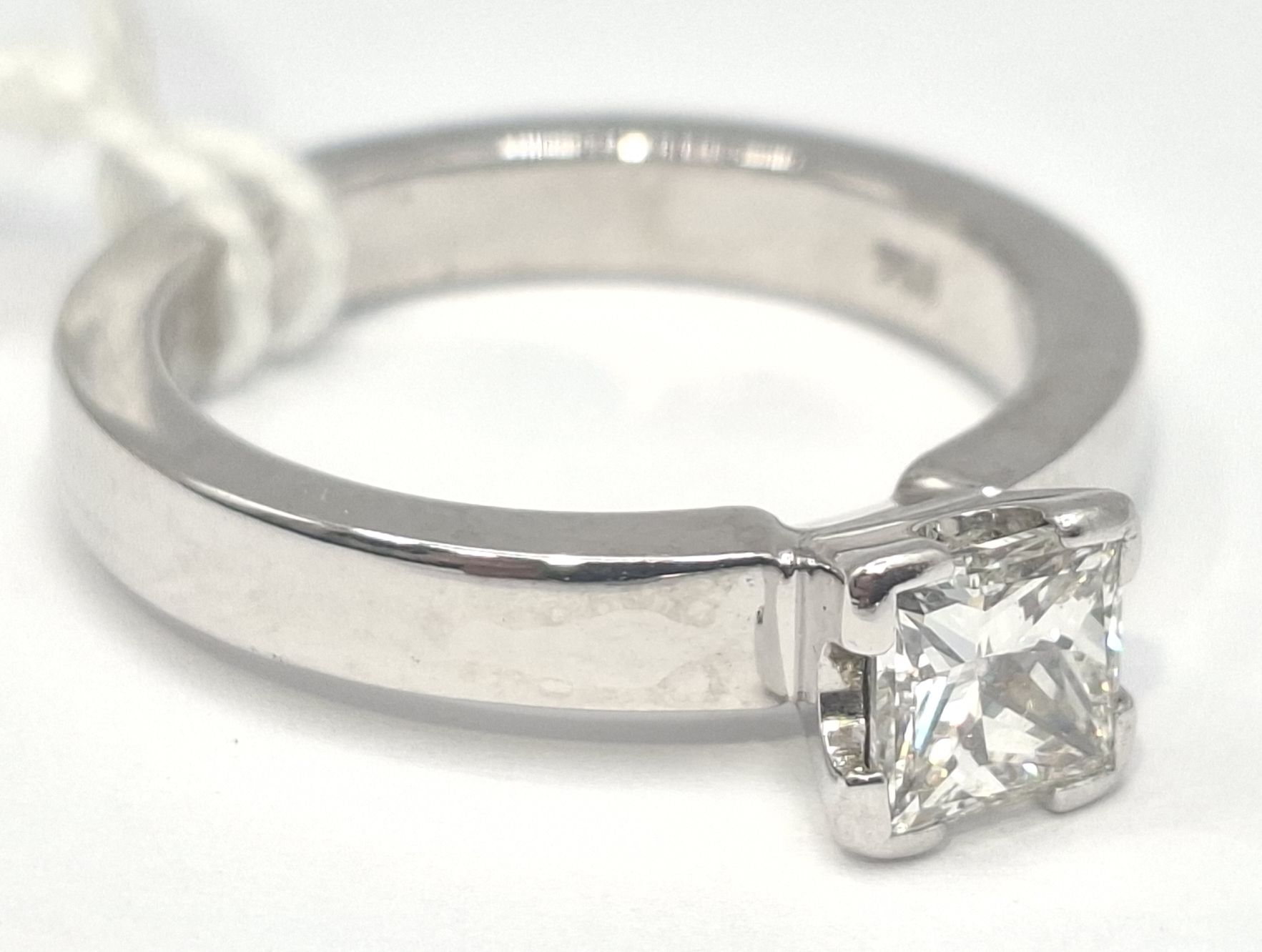18ct Gold Diamond Solitaire Ring