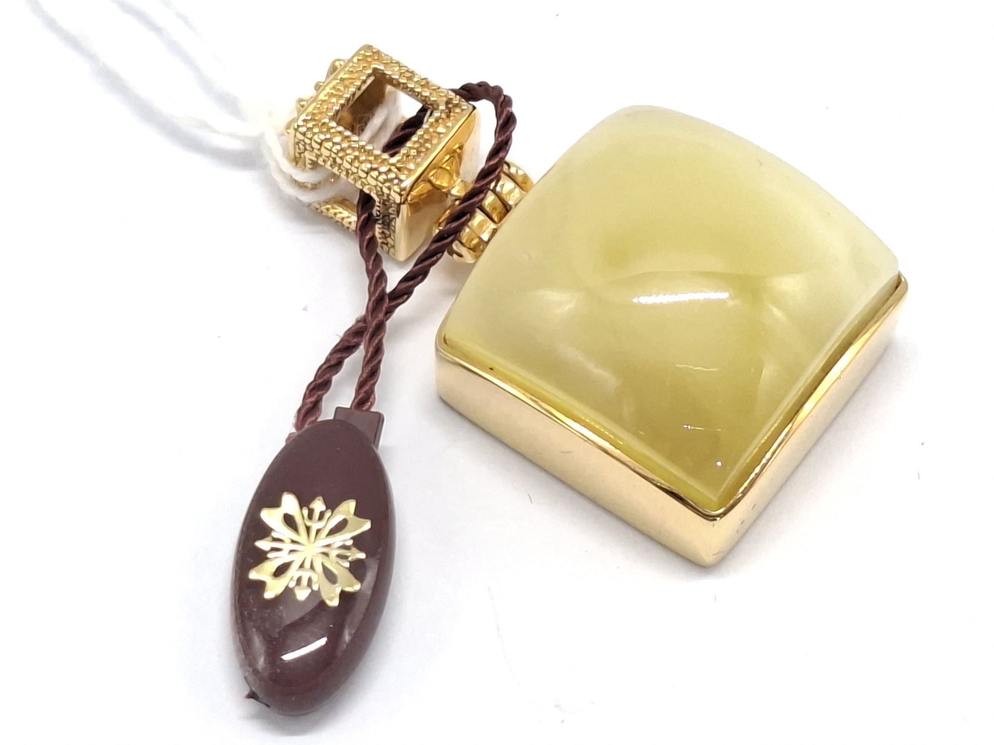 1060 · PENDANT