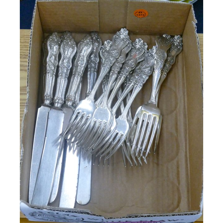Box Antique Grape Silverplate Flatware