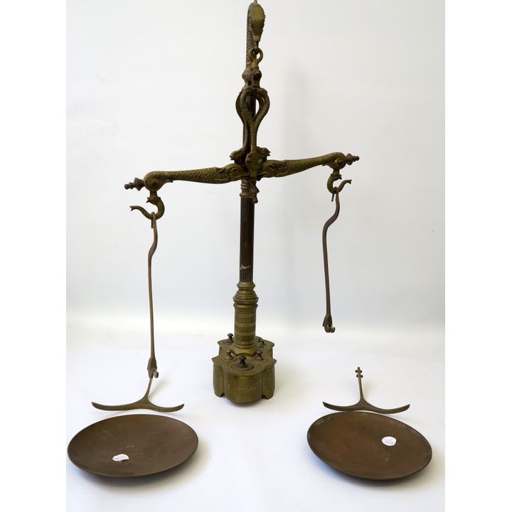 VINTAGE BRASS SCALE