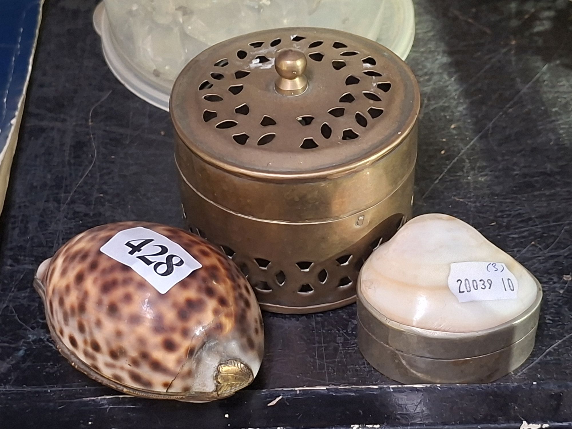428 · SHELL AND TRINKET BOXES