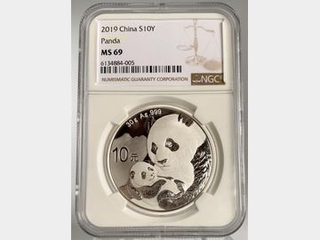 2019 CHINESE 10 YUAN SILVER PANDA MS69