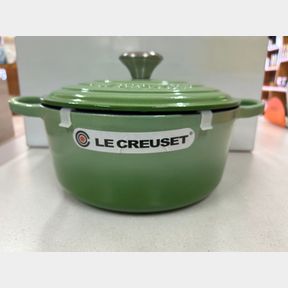 LE CREUSET CAST IRON 24CM ROSEMARY GREEN CLASSIC SIGNATURE CASSEROLE - 51648/3006