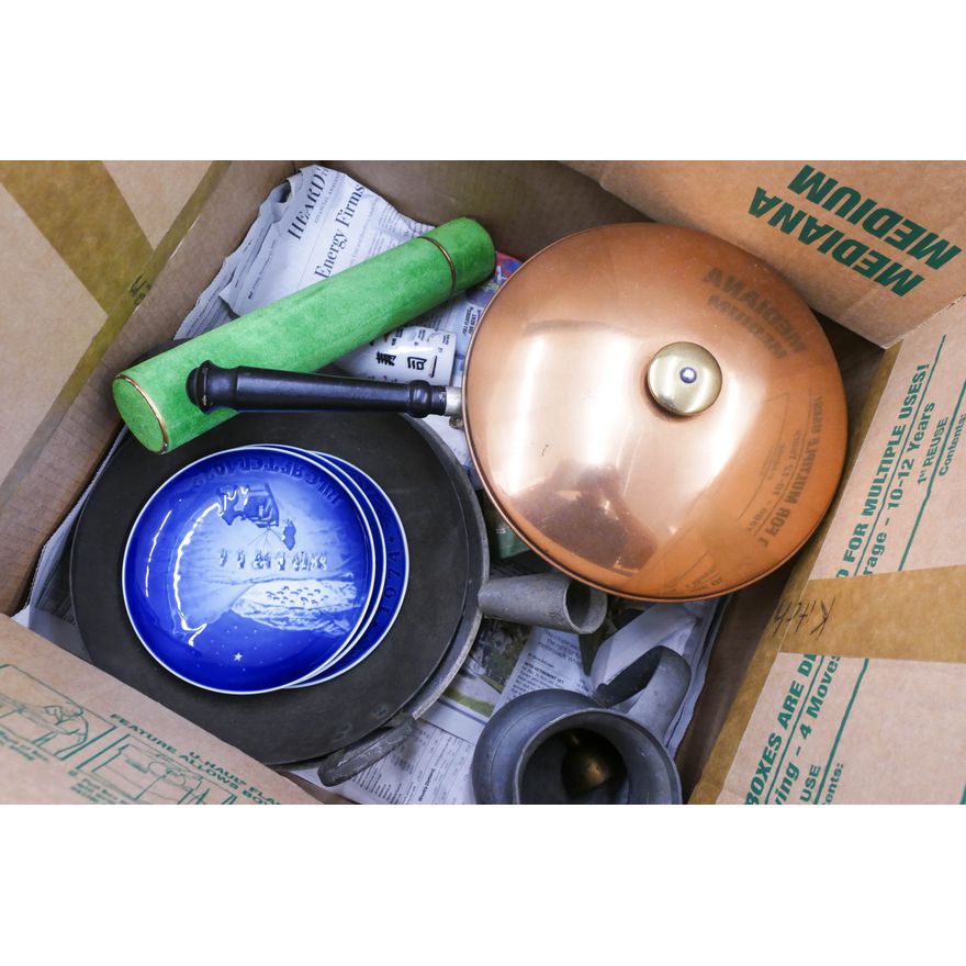 Box Copper Chafing Dish and B&G Plates