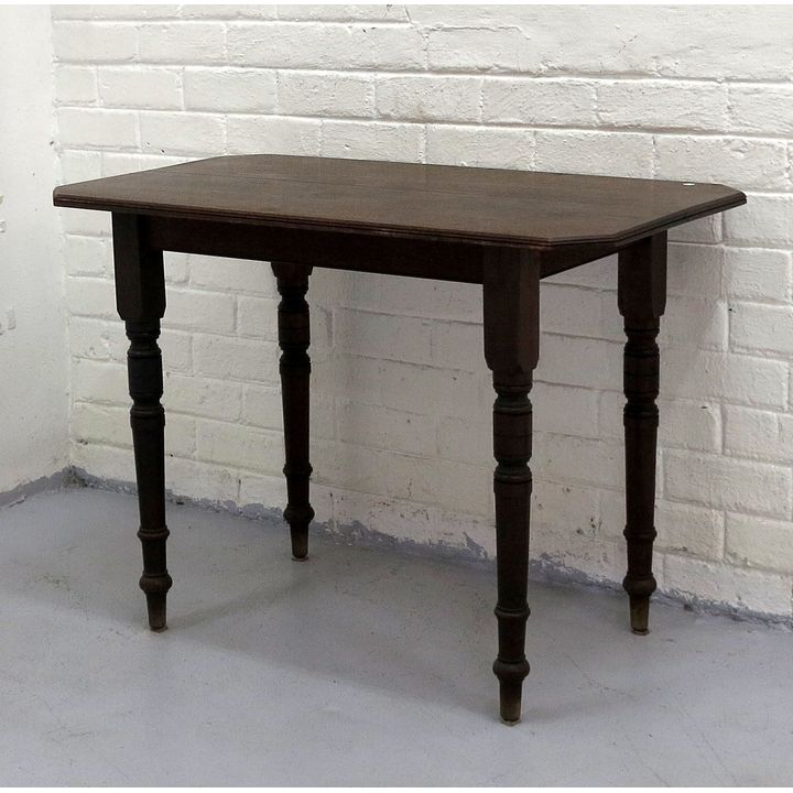 OAK LAMP TABLE
