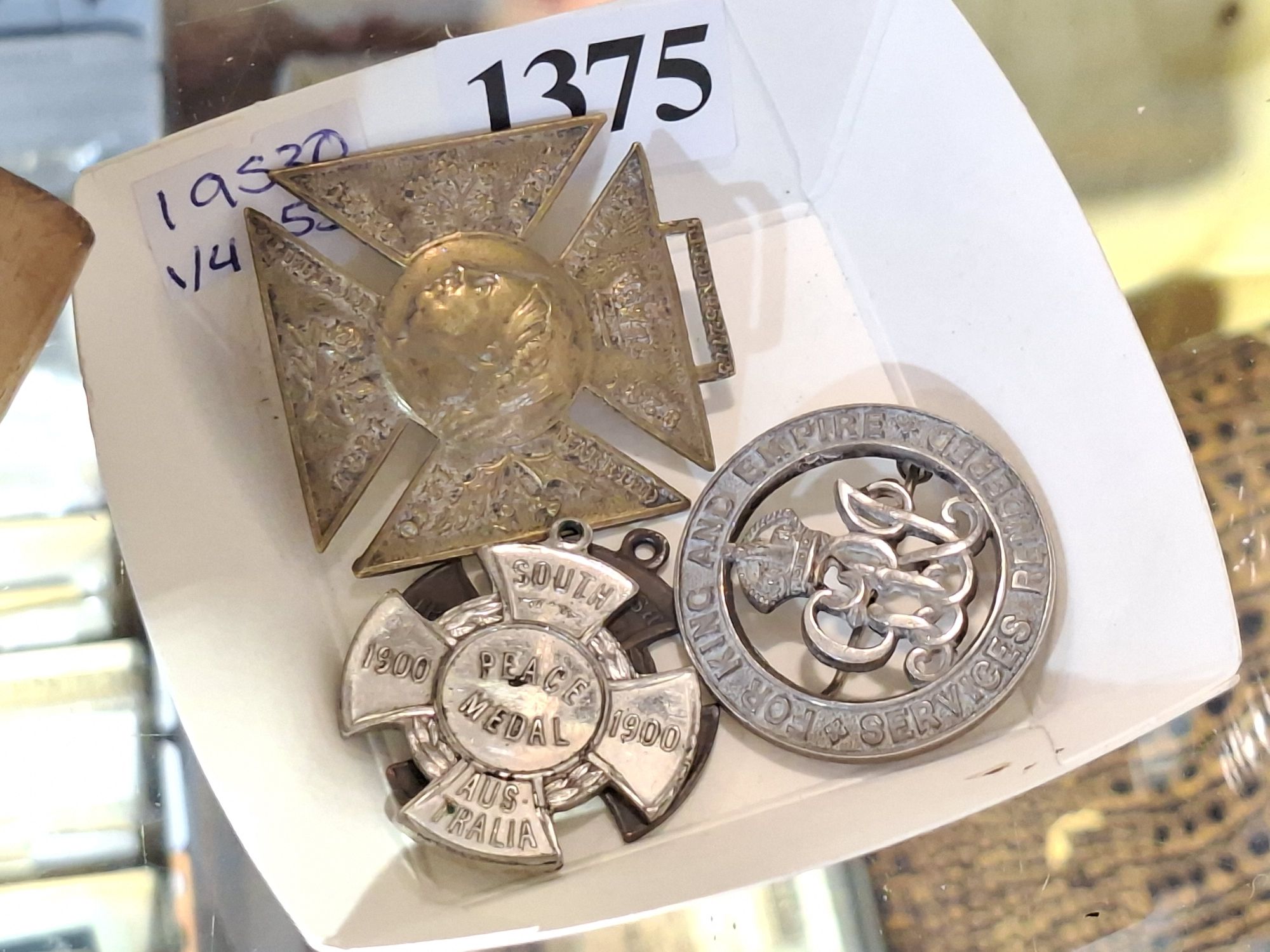 MILITARY AND COMMEMORATIVE MEDAL COLLECTION