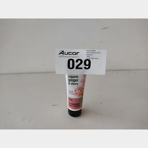 ORGANIC SHOP CLEANSING FACE SCRUB - GINGER CHERRY