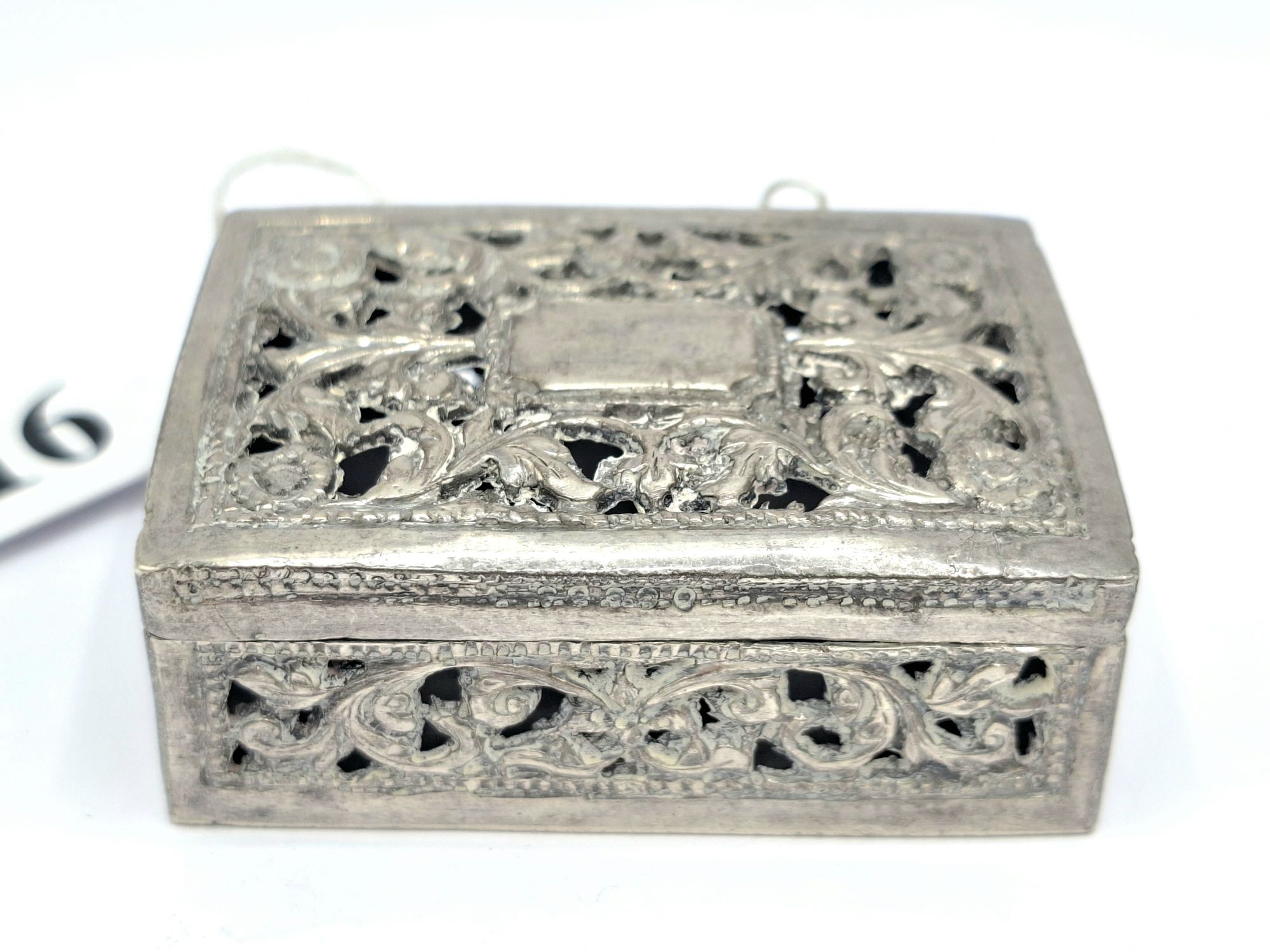 16 · SILVER HINGED LID TRINKET BOX