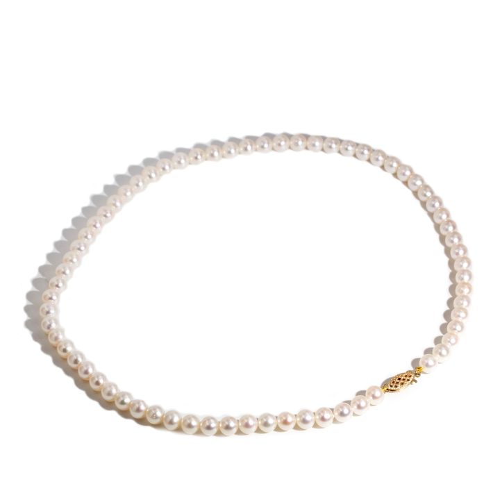 Pearl Necklace with 14 Carat Gold Clasp,