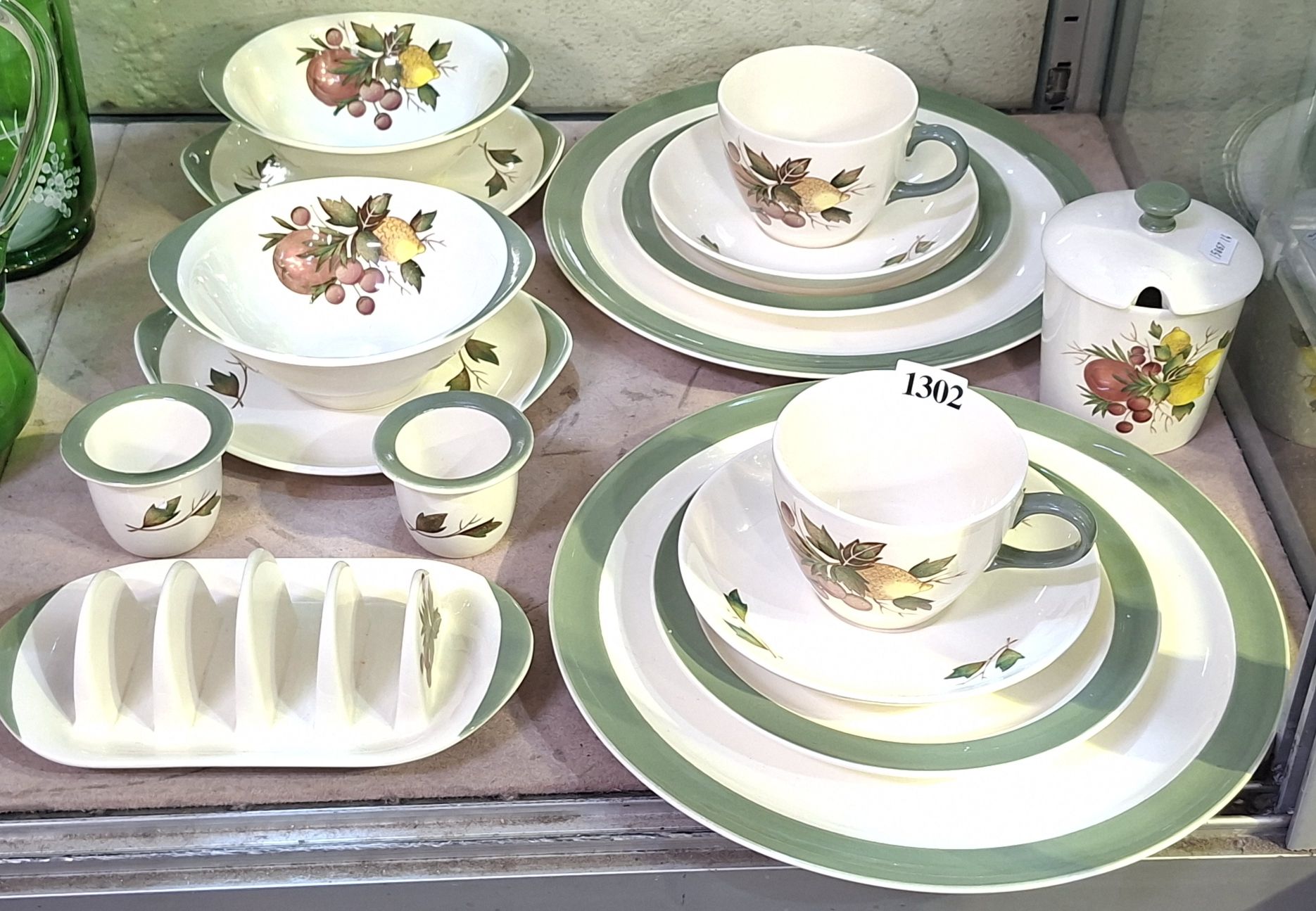 1302 · WEDGWOOD 'COVENT GARDENS' BREAKFAST SET