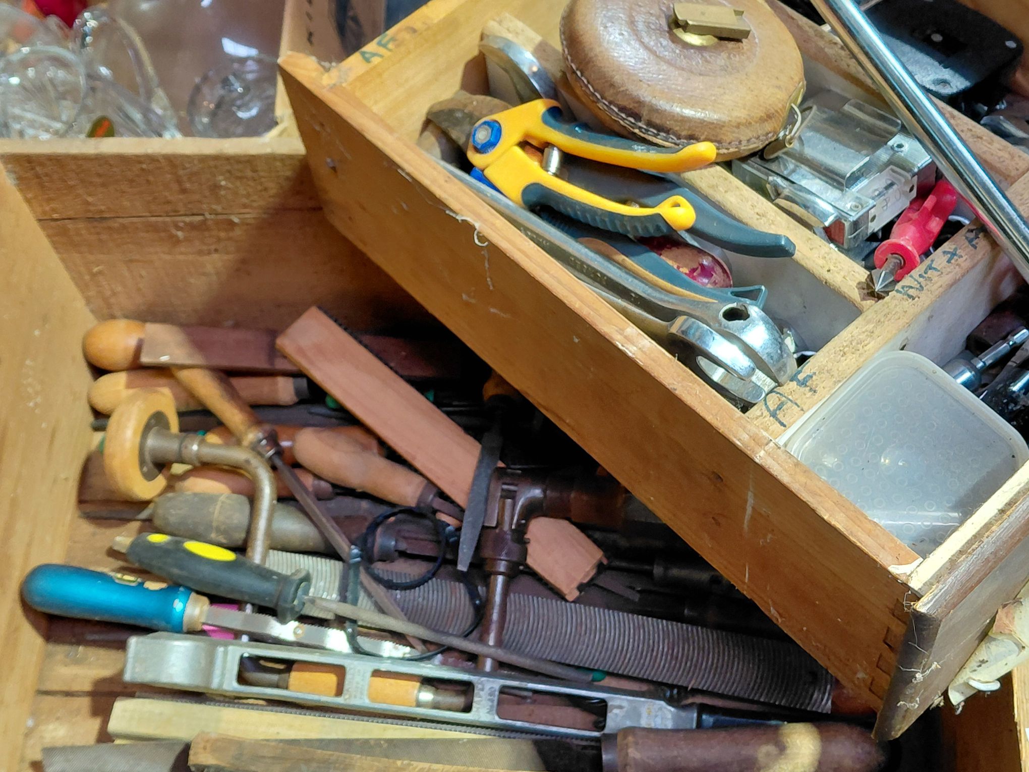 392 · HAND TOOLS
