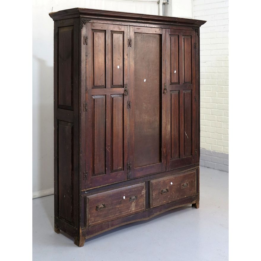 EARLY 20TH CENTURY THREE-DOOR CUPBOARD