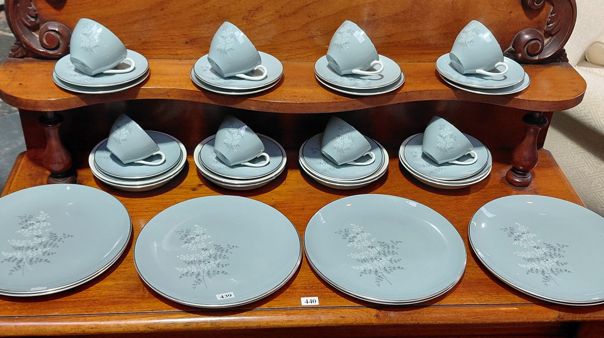 ROYAL DOULTON "FOREST GLADE" 8 PERSON DINNER SET