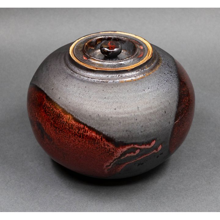 Graeme Storm - Stoneware lidded jar