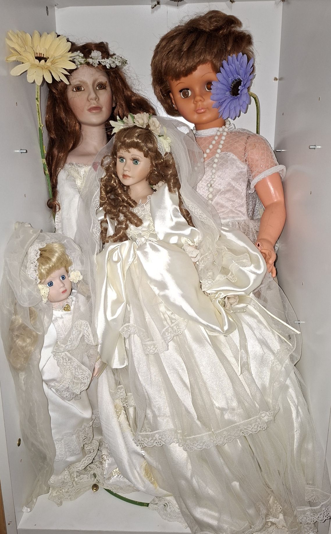 283 · ASSORTED DOLLS