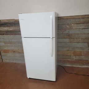 2019 Frigidaire 18.3 Cu Ft Top Freezer Refrigerator