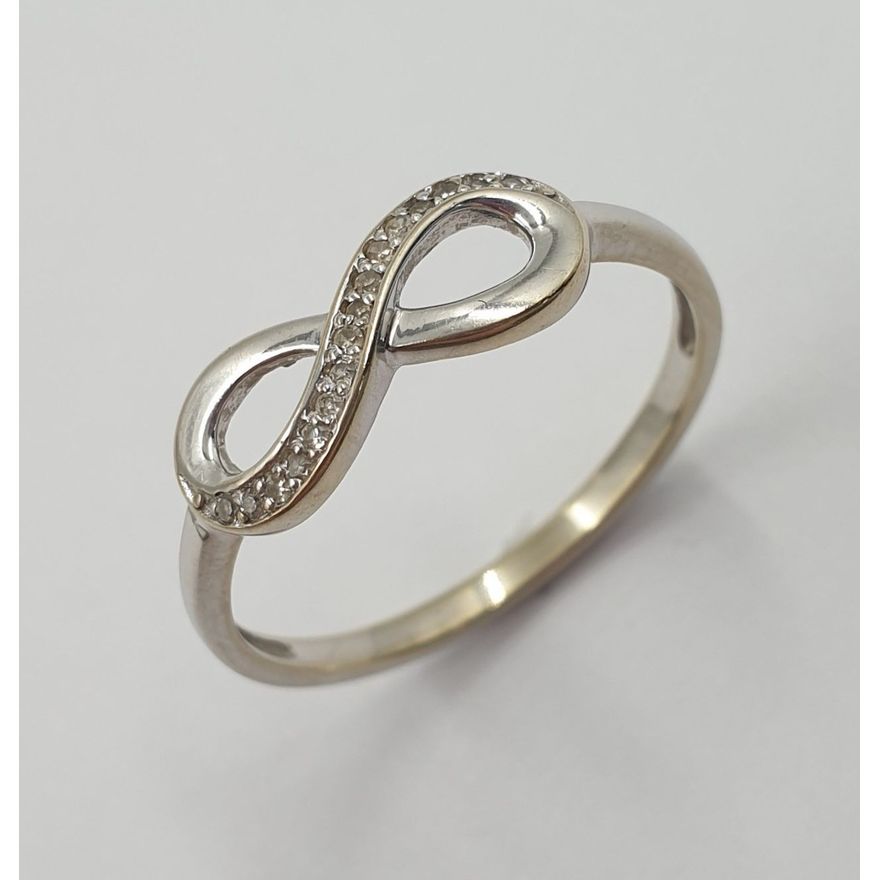 9ct W/G Diamond Ring