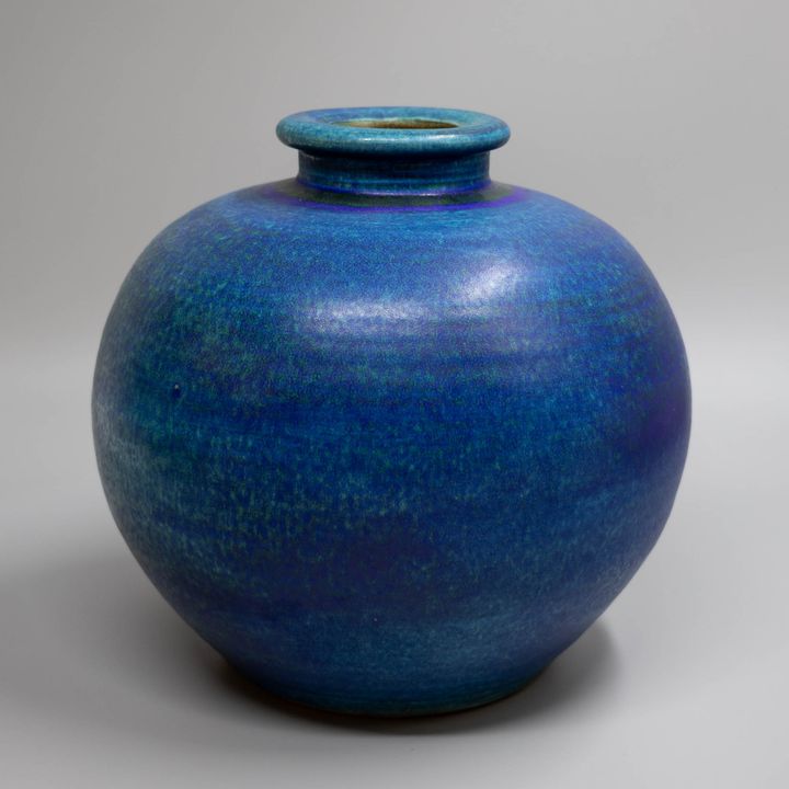 Graeme Storm - Stoneware vase