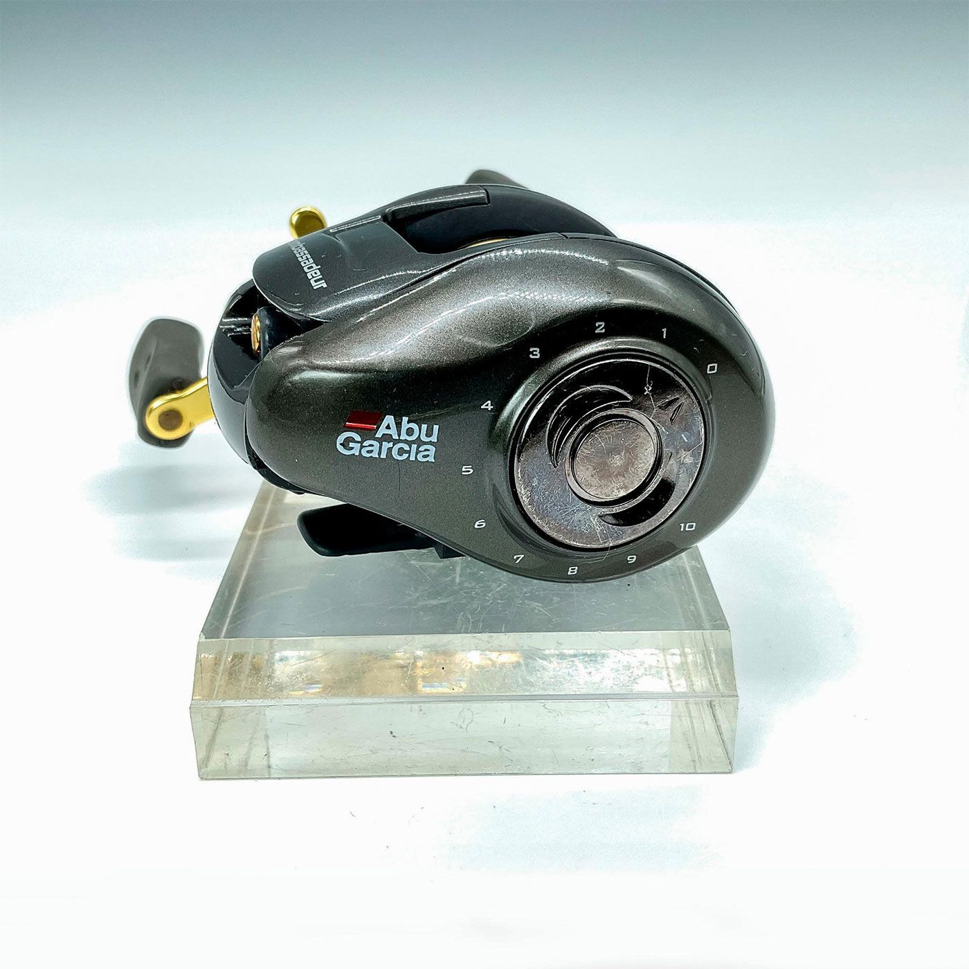 Abu Garcia Ambassadeur 1003 LP Baitcasting Reel | Lion and Unicorn