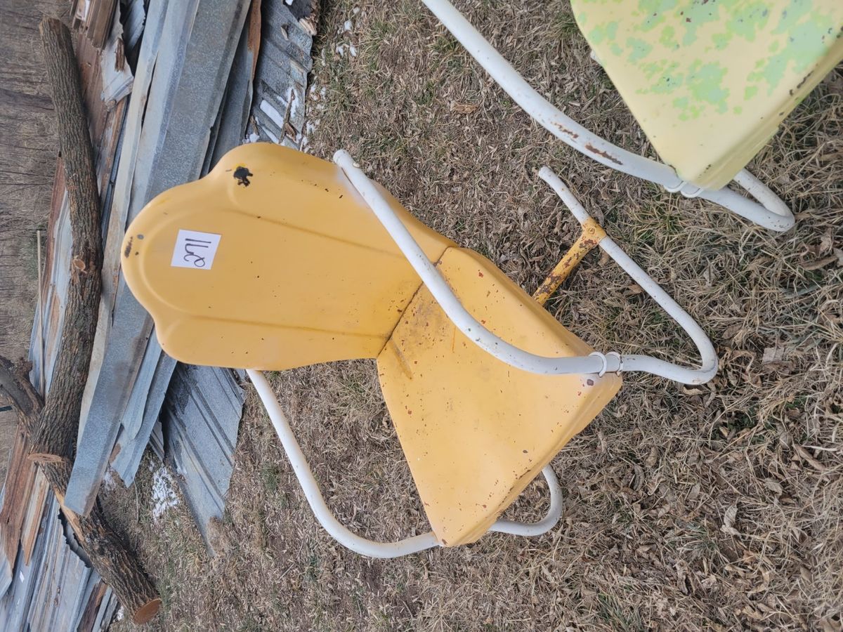 Vintage metal lawn chair Midwest Auctions, LLC