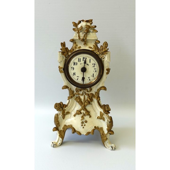 PAINTED METAL TABLE CLOCK